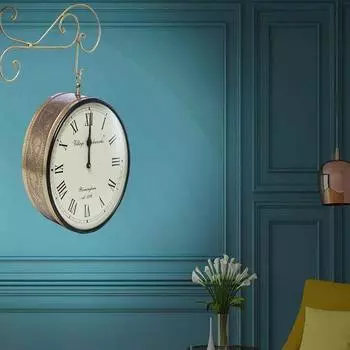 Старинные двухсторонние подвесные часы