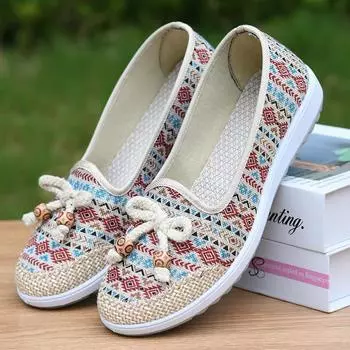 Старинные пекинские туфли из ткани женские одинарные туфли на мягкой подошве для мам среднего и пожилого возраста повседневные дышащие вышитые туфли одинарные туфли 35