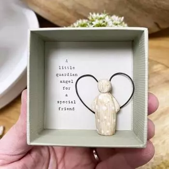 Статуэтка ангела-хранителя Yousheng для особенного друга, украшение из смолы в виде ангела с крыльями в форме сердца, коллекционная статуэтка ангела в коробке, подарок для друзей 1pc