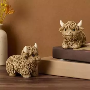 Статуэтка коровы Хайленд из смолы Скульптура коровы Хайленд ручной работы Статуэтка крупного рогатого скота для фермерского дома A кофейный