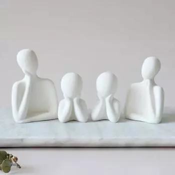 Статуя «Пара и семья» | Керамическая скульптура «Мыслитель» | Предметы домашнего декора для гостиной | Настольный артефакт (Белый | Набор из 4 шт.), Люди Последние