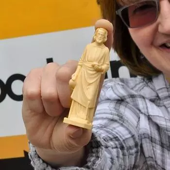 Статуя Святого Иосифа Yousheng высотой 6 см, статуэтка Святого Иосифа из смолы, скульптура плотника Иосифа, подарок на удачу при продаже дома жёлтый