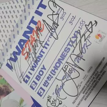 Stayc I Want It Autographed Album Photocard
