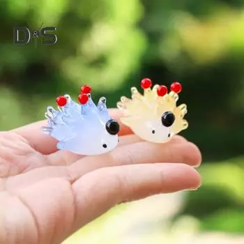 Стеклянная фигурка ежа, ручная работа, маленькое украшение для животных, коллекционная мини-статуэтка ежа с красными ягодами для домашнего офиса, декор стола золотистый