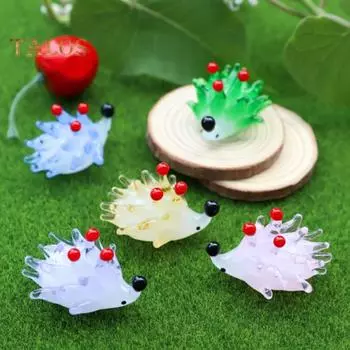 Стеклянная фигурка ежа, ручная работа, маленькое украшение для животных, коллекционная мини-статуэтка ежа с красными ягодами для домашнего офиса, декор стола золотистый