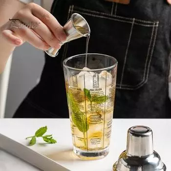 Стеклянный шейкер для коктейлей емкостью 400 мл с крышкой из нержавеющей стали. Прозрачная шкала. Устойчивый к ржавчине и не впитывающий влагу дизайн. Ледяная чашка для виски сауэрс. серебряный