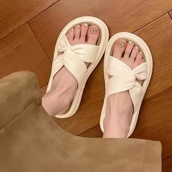 Stepping on shit feeling thick-soled slippers women s 2025 spring and summer new color matching cross-band outer wear fashion beach sandals one 35