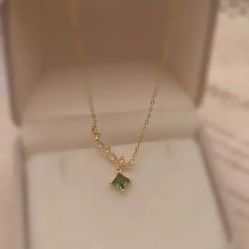 Стерлинговое серебро S925, позолоченное ожерелье в дворцовом стиле с улыбкой, женское винтажное изумрудное ожерелье с бриллиантами, простая темпераментная универсальная цепочка на ключицу