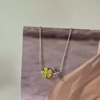 Стиль масляной живописи Желтое цветочное ожерелье Маленький свежий лес Маленькая ромашка Ключичная цепочка Ниша Дизайн