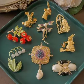 Стильная барочная металлическая эмалевая брошь для женщин, элегантный винтажный значок дворца, классическая вечеринка, пир