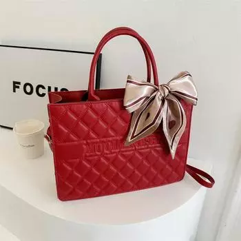 Стильная и простая сумка-тоут 2024 года, новая зимняя сумка, женская повседневная сумка через плечо в иностранном стиле, корейская версия, персонализированная сумка-мессенджер Small чёрный