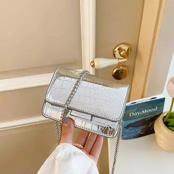 Стильная и простая сумка женская цепочка трендовая маленькая квадратная сумка 2024 летняя повседневная сумка-мессенджер новая иностранная сумка через плечо чёрный