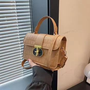 Стильная и простая женская сумка 2024 года, новая маленькая квадратная сумка для переноски вручную, популярная в этом году сумка-мессенджер с крокодиловым узором чёрный