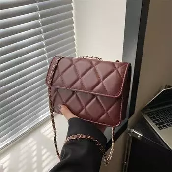 Стильная однотонная клетчатая сумка с отступом, небольшая переносная квадратная сумка 2024 года, новая женская сумка, трендовая, простая, косая сумка на одно плечо чёрный