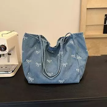 Стильная синяя джинсовая сумка-тоут с бантом — универсальная сумка через плечо с белыми прошитыми бантами, идеально подходит для поездок на работу, путешествий и шопинга, стирать только вручную синий