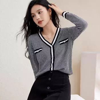 Стильная верхняя одежда, вязаный кардиган, свитер 2023, весна и осень, клетчатый свитер с v-образным вырезом и длинными рукавами, небольшой ароматный свитер, женское пальто One Size чёрный