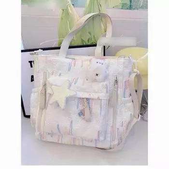 Стильная вместительная сумка-мессенджер для девочек — идеальный вариант для студентов