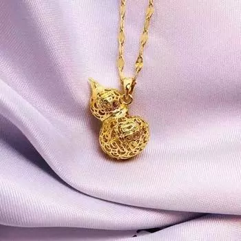 Стильное, простое и универсальное, невыцветающее ожерелье с подвеской на ключицу.