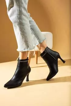 Стильные элегантные женские сапоги на каблуке с застежкой-молнией и застежкой-камнем 012-4005-22