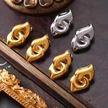 Стильные простые индивидуальные серьги-гвоздики в форме персикового сердца с двумя кольцами и пряжкой в виде сердца, модные ретро-серьги-гвоздики из титановой стали с покрытием из 18-каратного золота