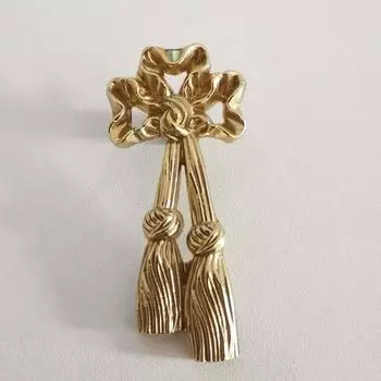 Стильный прочный латунный шкаф с гладкой поверхностью и высокой твердостью для дома