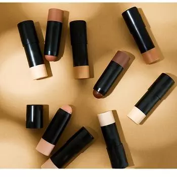 Стойкая женская тональная основа с эффектом цветопроявления, не выцветающая и не размазывающаяся One Size бежевый