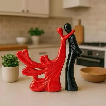 Страстная влюбленная обнимающаяся пара фигурка | Красивая керамическая статуэтка для домашнего декора - (Набор из 2 шт., красный и черный)