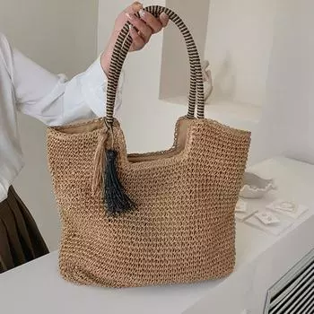 Straw Beach Bag with Tassels Women Woven Shoulder Bag Portable Summer Tote