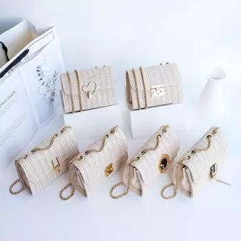 Соломенная маленькая квадратная сумка 2024 года, новая плетеная модная атмосфера, сумка через плечо, версия, свежая, для отдыха на открытом воздухе, женская сумка