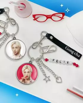 Stray Kids Феликс x Gong Cha Лимитированный брелок – Красный / Белый