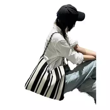 Полосатая повседневная сумка подмышкой женская 2024 цепная холщовая сумка-тоут большой вместимости ленивая сумка на одно плечо контрастного цвета