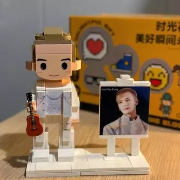 строительные блоки-APG-Hyunjin с мольбертом