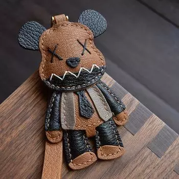 Строительный блок медведь кукла кожаный брелок для ключей ручной работы сумка подвеска персонализированный нишевый модный бренд с подарочным брелоком