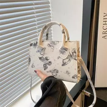 Студенты колледжа ездят на занятия, повседневная и модная большая квадратная сумка, новая летняя простая и модная сумка через плечо 2024 года розовый