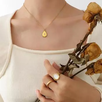 Style Niche Geometric Single Diamond Zircon Inlaid Water Drop Pendant Necklace, Titanium Steel Plated 18K Gold Fashion Sweater Chain