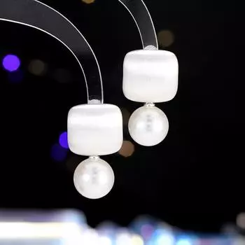 Stylish and simple geometric square brushed matte pearl earrings women s s925 silver needle versatile high-end earrings золотой