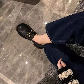 Su Yinyin has the same style~ cowhide version~ new loafers women s single shoes, genuine leather round head horse buckle British style small 34 чёрный