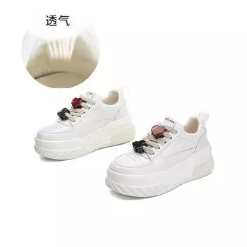 Suction film bottom Wula grass pigskin pad little white shoes women s 2025 autumn new leather board shoes casual versatile shoes children 35