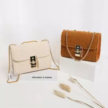 Сумка 2024 зимняя шерстяная искусственная кожа шикарный замок цепочка квадратная сумка на одно плечо косой пролет сумка конфетного цвета прилив чёрный