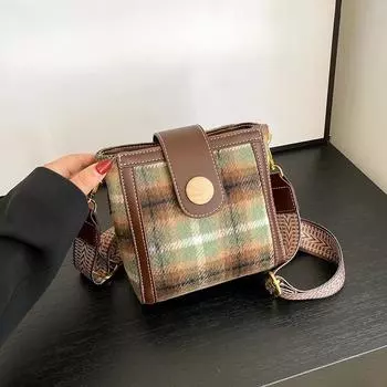 Сумка Advanced Texture 2023, новая модная и трендовая сумка через плечо, маленькая квадратная сумка, универсальная и популярная сумка на одно плечо, сумка через подмышку, клетчатая сумка