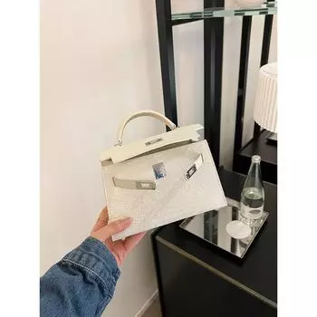 Сумка Белая мини-сумка через плечо женская универсальная и высококачественная сумка из коровьей кожи с крокодиловым узором в стиле ретро, новинка 2025 года 19x7x13cm белый