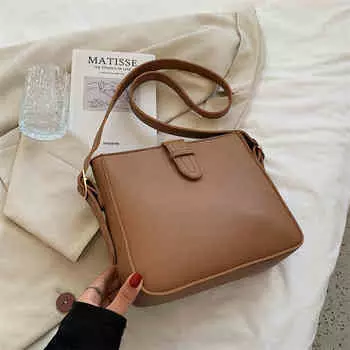 Сумка через плечо для отдыха для женщин, новая универсальная сумка через плечо большой емкости, осенне-зимняя женская сумка-ведро для поездок на работу (20cm<Max Length<30cm)