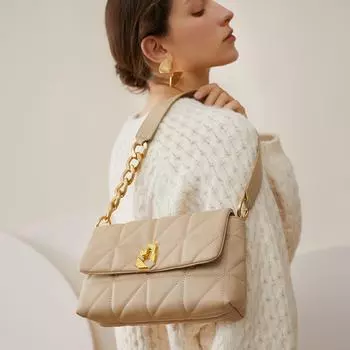 Сумка через плечо из натуральной кожи с бриллиантовой цепочкой 2024 года — модная сумка-мессенджер для поездок на работу и на все случаи жизни грязно-белый