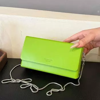 Сумка через плечо на одно плечо для женщин с ремнем на плечо, маленькая квадратная коробка, твердый корпус, передовое чувство индивидуальности, мода