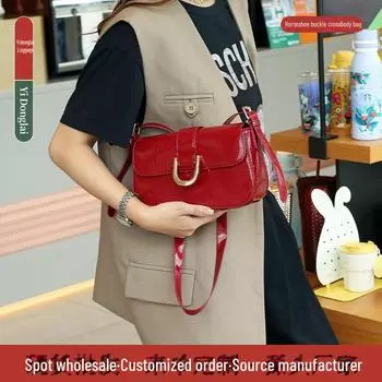 Сумка через плечо с блестящей пряжкой в стиле ретро в европейском и американском стиле в виде подковы - винно-красный, чернильно-черный вино красного