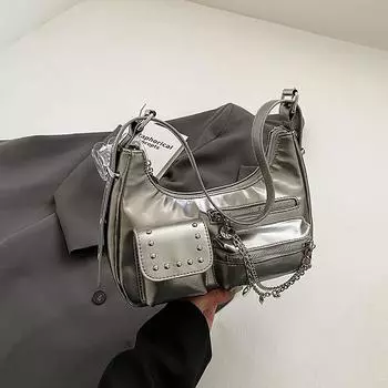 Сумка через плечо Spice Girl Personality Fashion High Street Chain Style Y2K Сумка через подмышки для женщин Новая сумка через заклепки с дизайном для мотоцикла (20cm<Max Length<30cm)