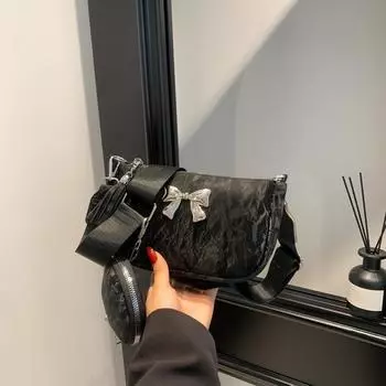 Сумка через плечо женская 2024 года, новое высококачественное чувство иностранного стиля, женская сумка-мессенджер, популярная летняя универсальная сумка среди знаменитостей в Интернете чёрный