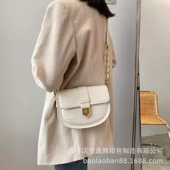 Сумка через плечо женская сумка на цепочке иностранный стиль маленькая женская сумка повседневная сумка 2024 новая модная корейская версия сумка-седло бежевый