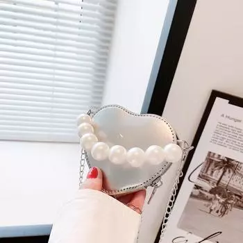 Сумка через плечо женская жемчужная цепочка в форме любви маленькая сумка 2024 новая высококачественная нишевая сумка через плечо мини-сумка для помады розовый