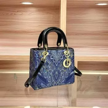 Сумка Diana контрастного цвета 2025 года - женская сумка через плечо небольшого размера 21cm x 9cm x 19cm